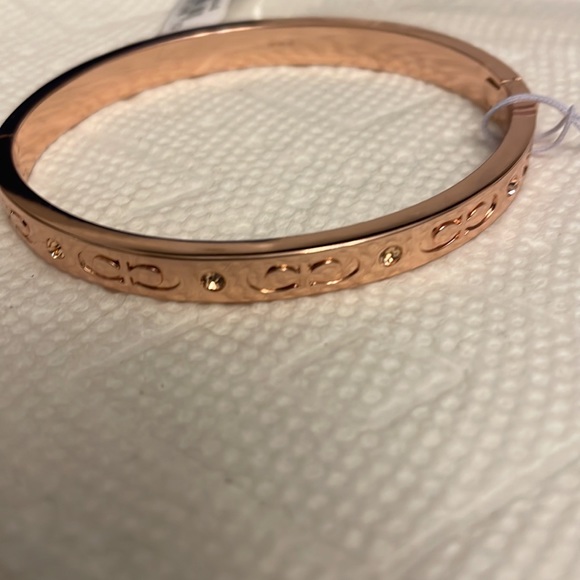 NWT Coach bangle rose gold with cristal. - Picture 2 of 4